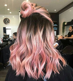 Corte de pelo Ombre de longitud media, coloración del cabello: Pelo largo,  Ideas para teñir el cabello,  Ideas de peinado,  Pelo castaño,  Cuidado del cabello,  cabello rosado  