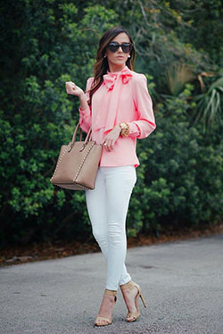 Outfit pantalon blanco con blusa rosa: Accesorio de moda,  Trajes Con Tacones  