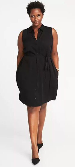 Modelo de moda de aspecto clásico, pequeño vestido negro.: traje de talla grande,  talla pequeña,  Modelo de talla grande,  tommy hilfiger  