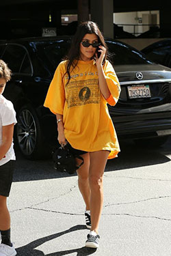Modelo de moda, Kendall Jenner Outfit Ideas: Kendall Jenner,  Personalidad de televisión,  Traje de camiseta  