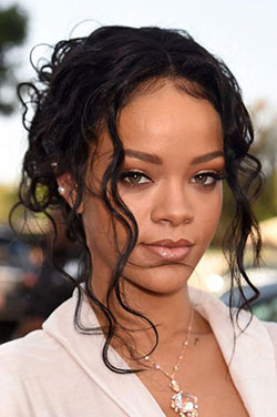 Rihanna mtv movie awards 2014 maquillaje: Los mejores looks de Rihanna  