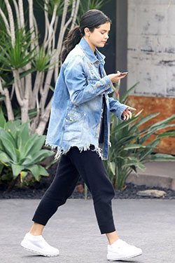 Chaqueta de mezclilla y pantalones jogger: Vestido de novia,  chaqueta de jean,  Los Angeles,  Selena Gomez,  Atuendos Para Correr  