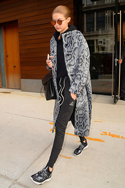 Outfits con chaquetas con estampado de leopardo, Gigi Hadid, Blog de moda: Fotografía de moda,  blogger de moda,  gigi hadid,  Trajes De Chaqueta  