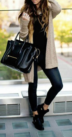 Bonito y elegante legging look negro, Legging look cuero: trajes de invierno,  Trajes De Legging,  Atuendos Informales  