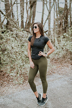 Conjunto de leggins verdes de entrenamiento, lululemon Align: objetivos de moda,  modelo de fitness,  Lululemon Athletica,  Atuendos De Yoga,  lululemon alinear  