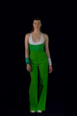 Modelo de moda ultramoderna, Desfile de moda: Desfile de moda,  Trajes De Pantalón Verde  