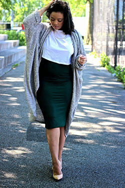Outfit con falda lápiz midi, Falda lápiz: Ideas de ropa,  Falda de tubo,  traje de talla grande,  Atuendos Informales  