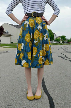 Falda negra con flores amarillas: Trajes De Falda,  Semana de la Moda,  falda midi  