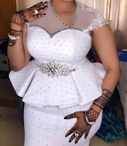 Latest Kaba And Slits Styles, Wedding dress y Aso ebi: vestidos de coctel,  Vestido de novia,  Vestido de noche,  vestidos africanos,  camarones asos,  Estilos Kaba  