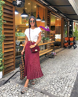 Looks de instagram de Carol Neves, Kimono Estampado: Trajes De Falda,  Atuendos Informales  