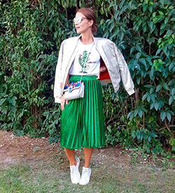 Falda midi plisada paula echevarria: Trajes De Falda,  chaqueta de vuelo,  Atuendos Informales  