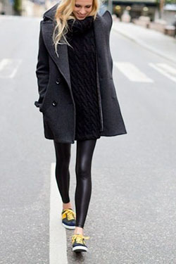 Consigue esta tendencia tenue legging noir, cuello de polo: cuello polo,  Zapatos deportivos,  Trajes De Legging,  Abrigo de carbón  