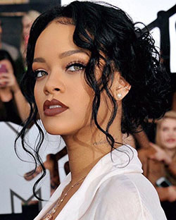 La marina de rihanna más admirada de Asia, Pour It Up: Rihanna marino,  Los mejores looks de Rihanna  