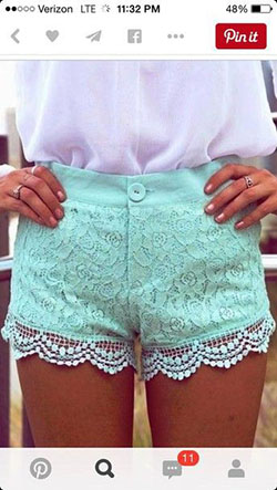 Lindo con shorts azules, Jean Shorts: Conjunto de pantalones cortos  