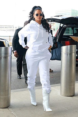 Últimas tendencias de la moda - rihanna en el aeropuerto, John F. Kennedy: Nueva York,  Belleza Fenty,  estilo rihanna  