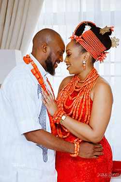 Vestidos nigerianos para novias nigerianas, ciudad de Benin, recepción de bodas: Recepción de la boda,  vestidos nigerianos  