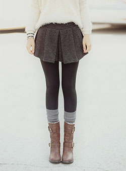Outfit con leggins y calcetines, Ropa casual: trajes de invierno,  Falda de patinadora,  Trajes De Falda,  Atuendos Informales  