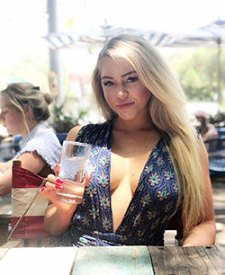Courtney Tailor Hot Instagram Fotos, Teen Spirit y Oyster bar: Modelos calientes de Instagram  
