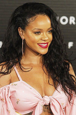 Rihanna fenty belleza lanzamiento madrid: kim kardashian,  cardi b,  Belleza Fenty,  Fotos calientes de Rihanna  