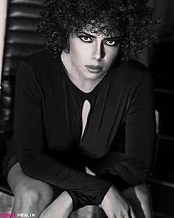 Farrah Kader Fotos en blanco y negro de Instagram: Fotografía de retrato,  Sesión de fotos,  Modelos calientes de Instagram,  farah qader  