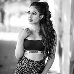 Fotos de Instagram de Aditi Budhathoki, en blanco y negro: Aditi Budhatoki,  Sesión de fotos,  Modelos calientes de Instagram  