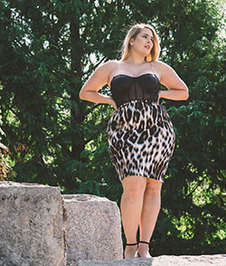 ¿Qué debo probar con la modelo de moda, Little black dress?: Modelo de talla grande,  modelo,  Nova de la moda,  Sofía Turner,  Sesión de fotos,  Modelos calientes de Instagram  