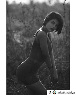 Rhea Insha Instagram, Blanco y negro, Fotografía de archivo: Fotografía de archivo,  Sesión de fotos,  Modelos calientes de Instagram  