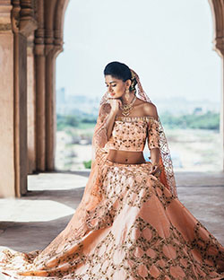 Sakshi Pradhan Instagram, Moda india, Vestidos de novia: Vestido de novia,  Vestido de noche,  Modelos calientes de Instagram  