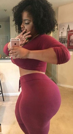 Selfies de mujeres negras con curvas, modelo de talla grande: Modelo de talla grande,  Objetivos del cuerpo  