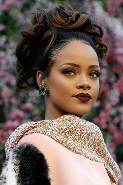 Ideas absolutamente impresionantes para la perfección de Rihanna, We Heart It: Kanye West,  afroamericano,  Nicki Minaj,  Belleza Fenty,  Los mejores looks de Rihanna  