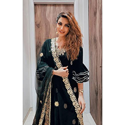 Solo echa un vistazo a la ropa formal, Shama Sikander: Ankitta Sharma,  Modelos calientes de Instagram,  Shama Sikander  