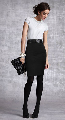 Falda y medias negras, falda lápiz: Falda de patinadora,  Falda de tubo,  Trajes De Falda,  Medias Negro,  Atuendos Informales  