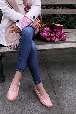 Buenas ideas para un atuendo perfecto con mocasines rosas, zapatos sin cordones: Zapato sin cordones,  Trajes De Zapatos Planos  