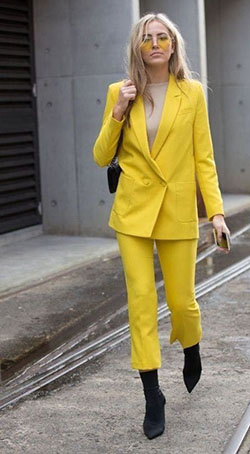 Trajes de chaqueta de mujer, Moda de calle: traje de chaqueta,  Estilo callejero  
