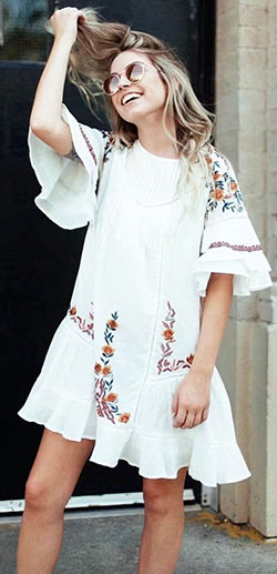 Vestido corto de algodón blanco bordado con manga: Vestido de la dama de honor,  Envoltura,  manga de campana,  Vestido Bohemio,  Atuendo bohemio  