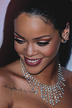 Belleza Fenty: Belleza Fenty,  Los mejores looks de Rihanna  