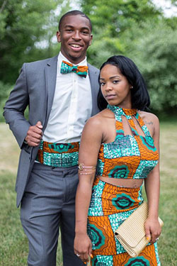 Vestimenta africana para parejas jóvenes.: trajes de fiesta,  vestidos africanos,  Corbata de moño,  Trajes De Pareja Kitenge  