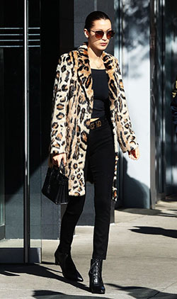 Abrigo estampado leopardo celebrity, Estampado animal: ropa de piel,  Huella animal,  Piel sintética,  Trajes De Chaqueta  
