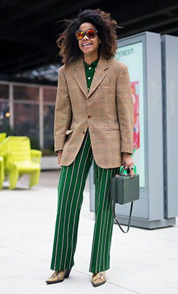 Cosas hermosas a la modelo de moda, Semana de la Moda de Milán: blogger de moda,  Semana de la Moda,  Estilo callejero,  Fotografía de moda,  Trajes De Pantalón Verde  