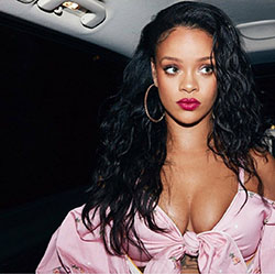 Hermosa y hermosa rihanna desnuda última, Fenty Beauty: Nicki Minaj,  Belleza Fenty,  Trajes de malo,  Fotos calientes de Rihanna  