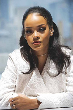 Maquillaje Rihanna: Belleza Fenty,  Los mejores looks de Rihanna  
