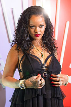 Las fotos más calientes de Rihanna: Belleza Fenty,  Fotos calientes de Rihanna  