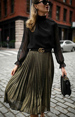 Outfit con faldas plisadas, vestidito negro: Trajes De Falda,  Alegría Shona,  Falda plisada  