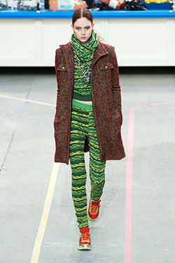 Conjuntos lindos con pantalones verdes, semana de la moda de París, desfile de moda: Desfile de moda,  Semana de la Moda,  karl lagerfeld,  Trajes De Pantalón Verde  