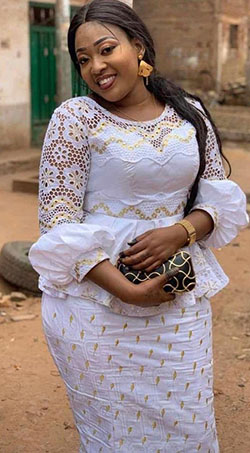 Últimos estilos Kaba y Slits, Aso ebi, vestido africano: trajes de fiesta,  vestidos de coctel,  vestidos africanos,  Vestido de la dama de honor,  camarones asos,  Estilos Kaba  