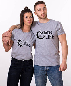 Camiseta de pareja para cumpleaños.: Cuello redondo,  Traje de camiseta,  trajes de pareja,  Atuendos Informales  