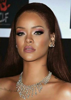 ¡Bien! Estas son geniales rihanna hermosa, Fenty Beauty: Belleza Fenty,  maquillaje facial,  Rihanna marino,  Los mejores looks de Rihanna  