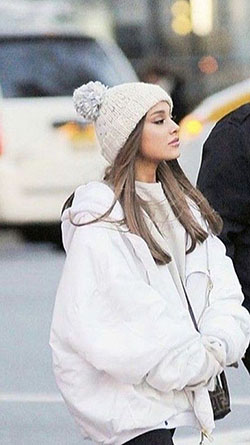 Gran abrigo de invierno ariana grande: Ariana Grande,  Los atuendos de Ariana Grande  