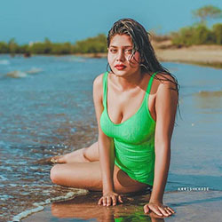 Fotos en bikini de la modelo india Amanda Sharma: Pelo castaño,  bikini,  pelo negro,  amanda sharma  