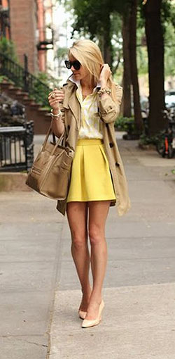 Outfit con falda amarillo pastel, Ropa casual: top corto,  trajes de invierno,  camisas,  Falda de patinadora,  Trajes De Falda,  Atuendos Informales,  FALDA VUELO  